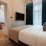 Indigo - Wawel Castle By Ihg